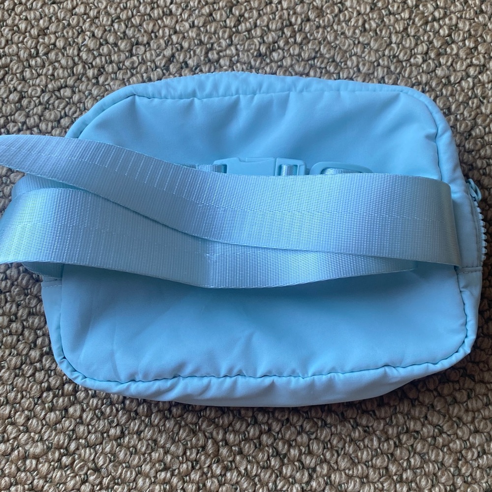 Apana See Me run belt bag NEW